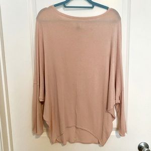Light pink Oversized 3/4 length billow sleeve top-lightweight sweater material!